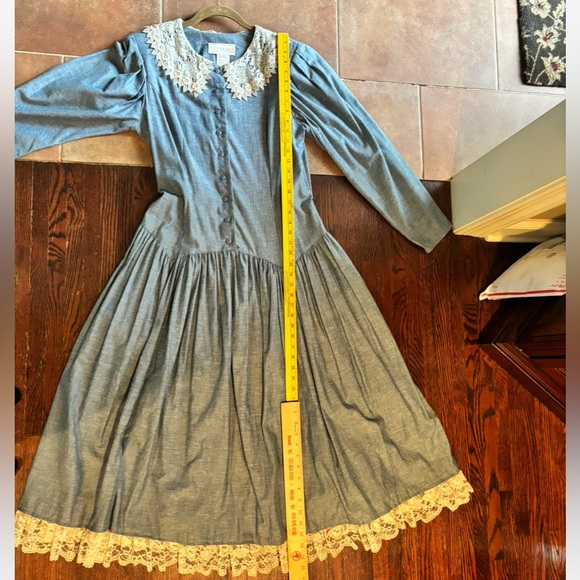 ✨GUNNE SAX Vtg 80’s Chambray Blue White Lace Bib Trim Puff Sleeve Prairie Dress - Picture 9 of 15